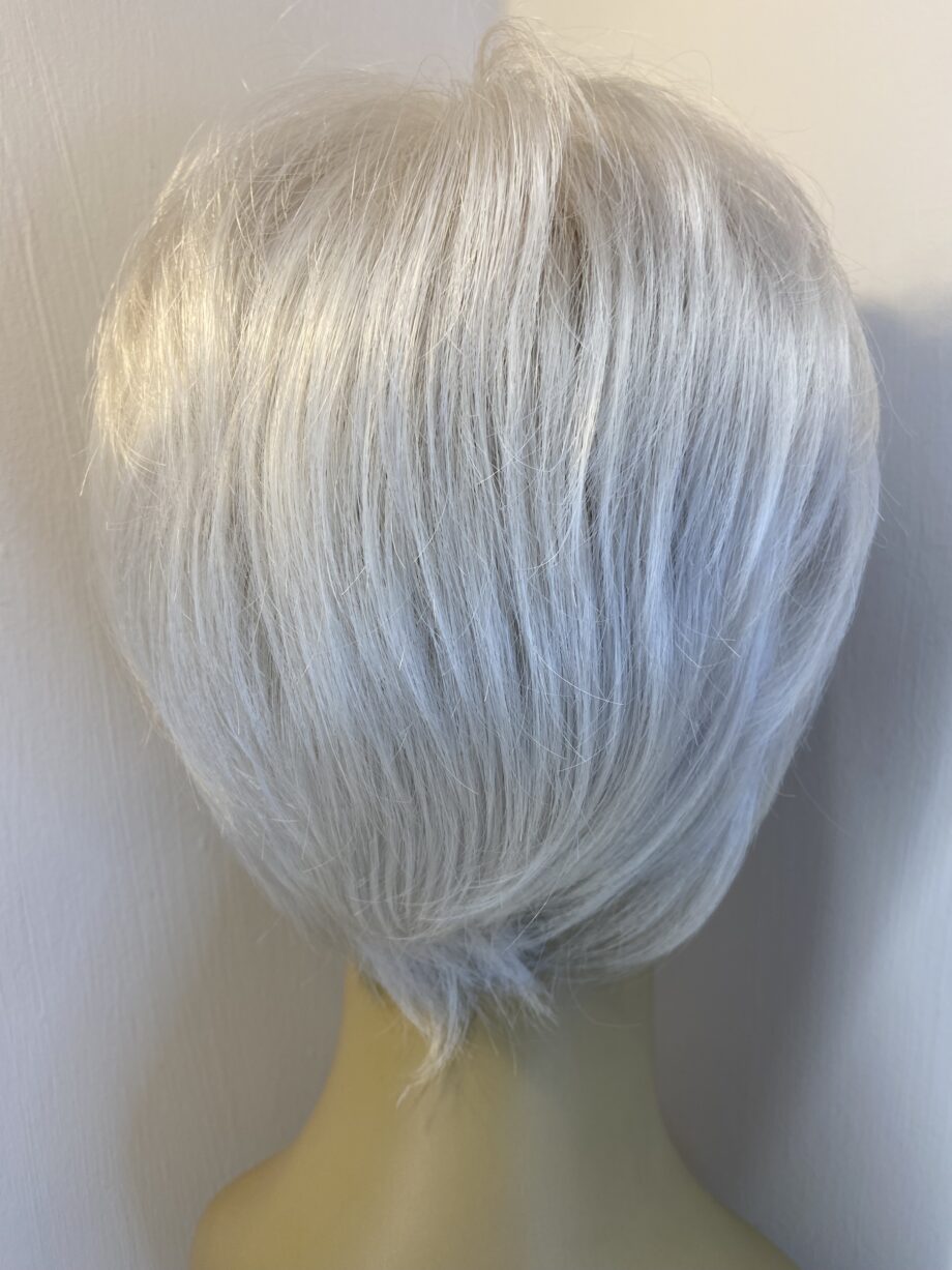 New silver white short wig. Gwss878