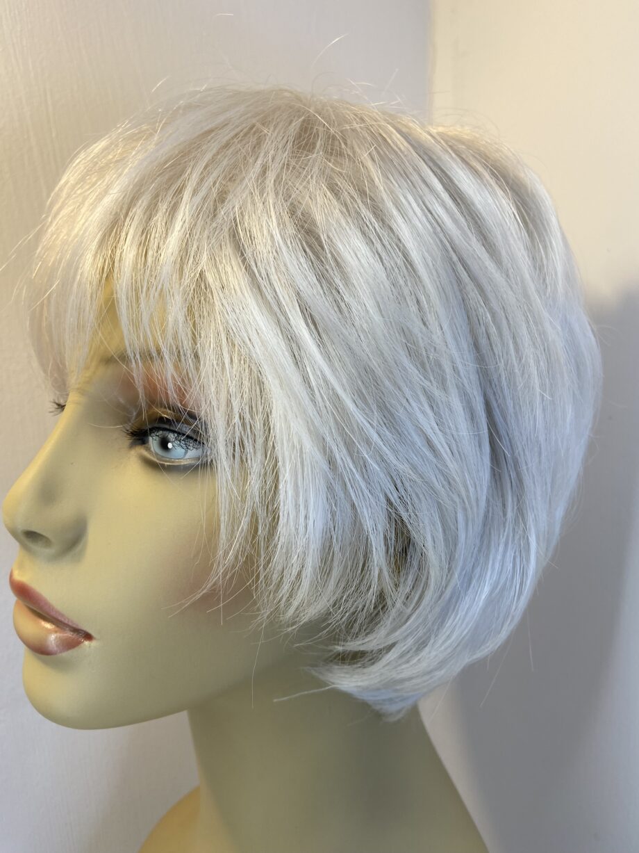 New silver white short wig. Gwss878