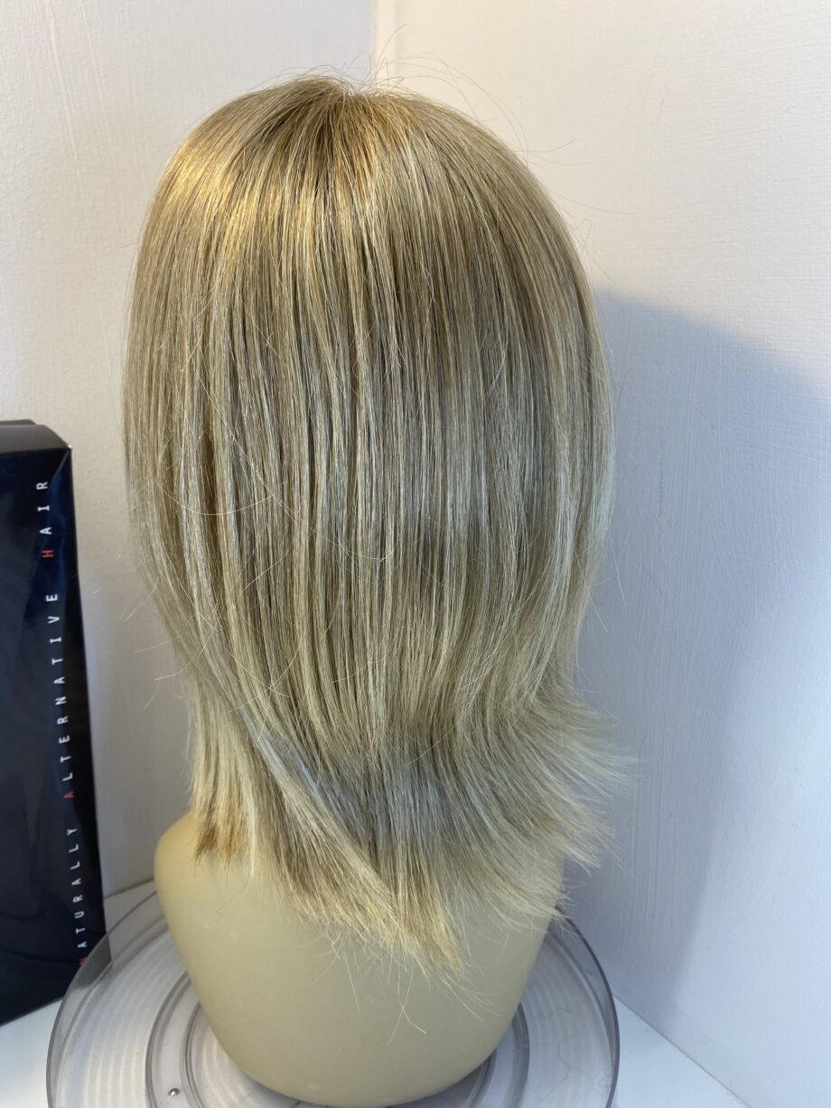 Rene of Paris spring honey wig. Bblls820