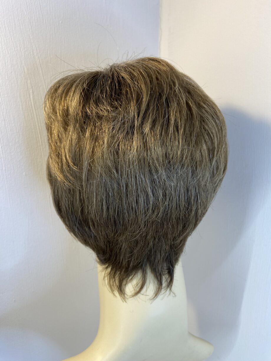 As new pecan mist short wig. Bbrss821