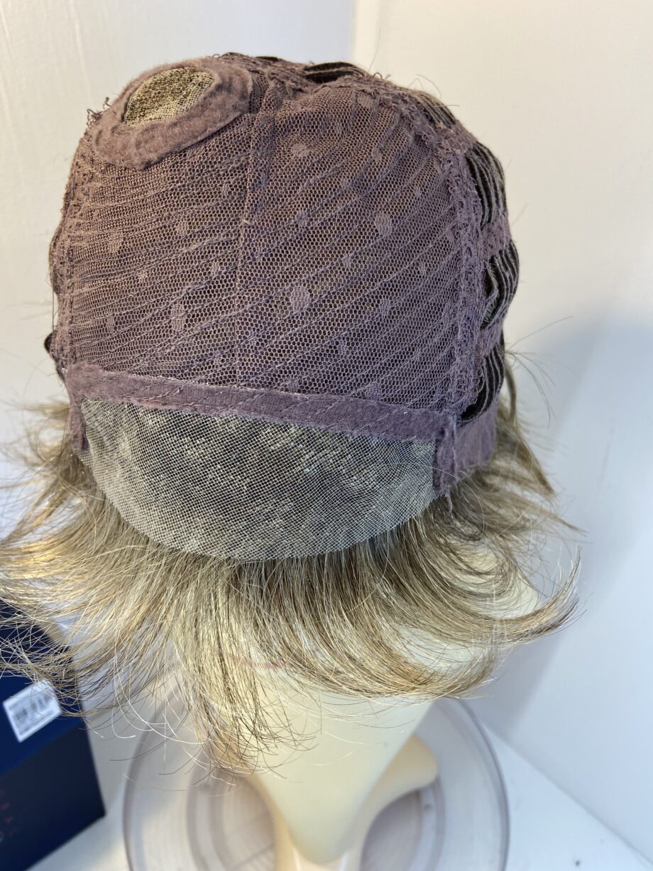 As new pecan mist short wig. Bbrss821