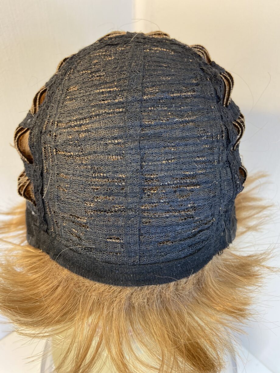 New honey /sandy coloured wig. Brss154