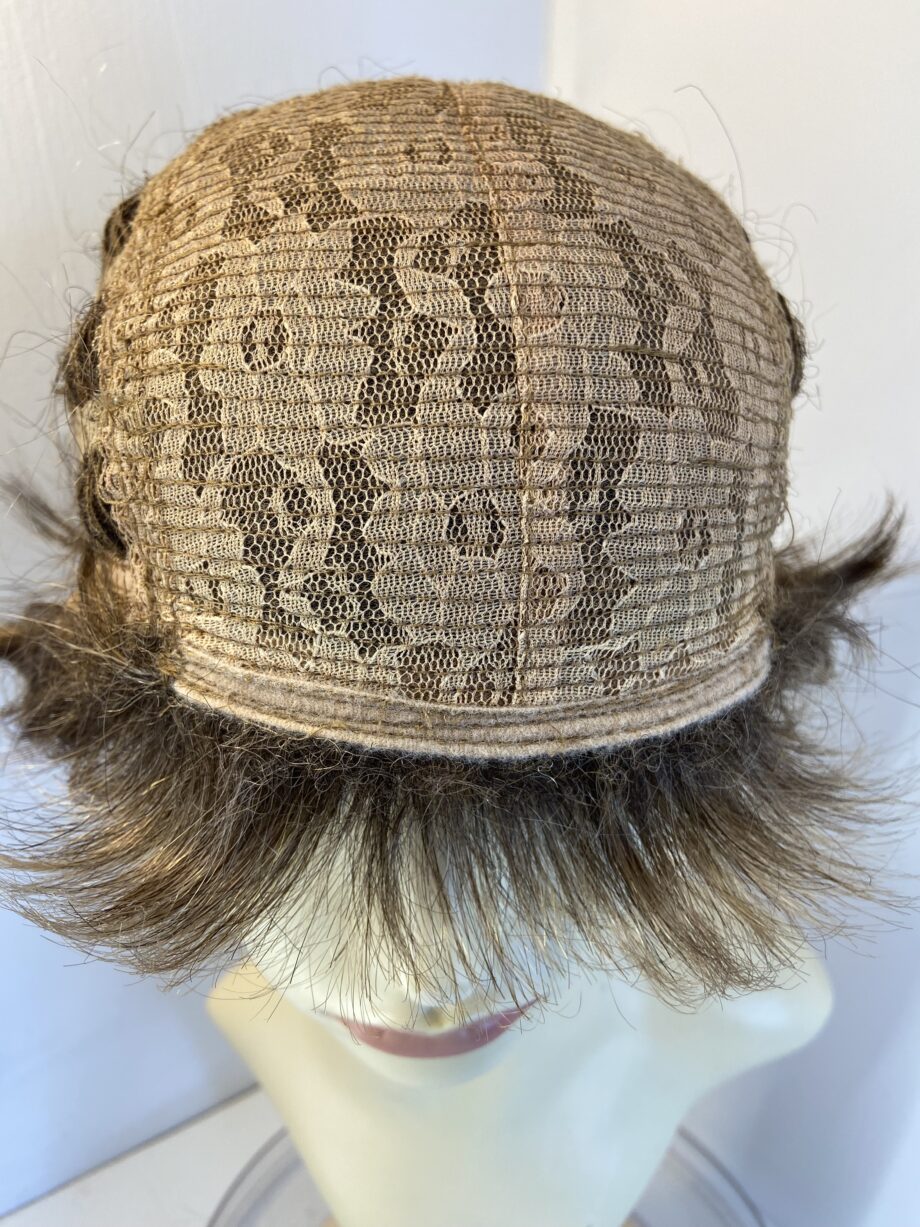Noriko short brown wig. Brss155