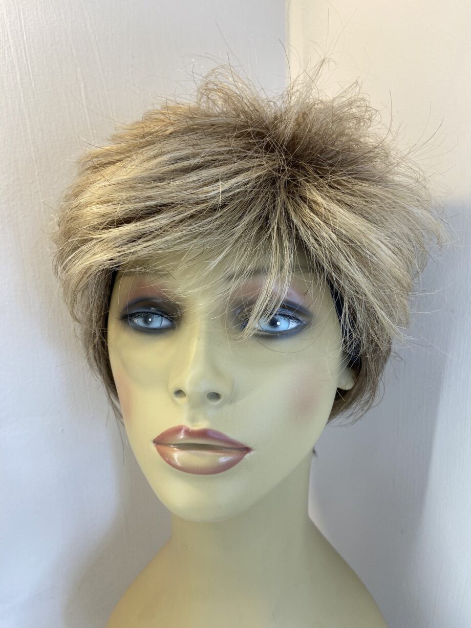 New blonde short wig. Blsw156