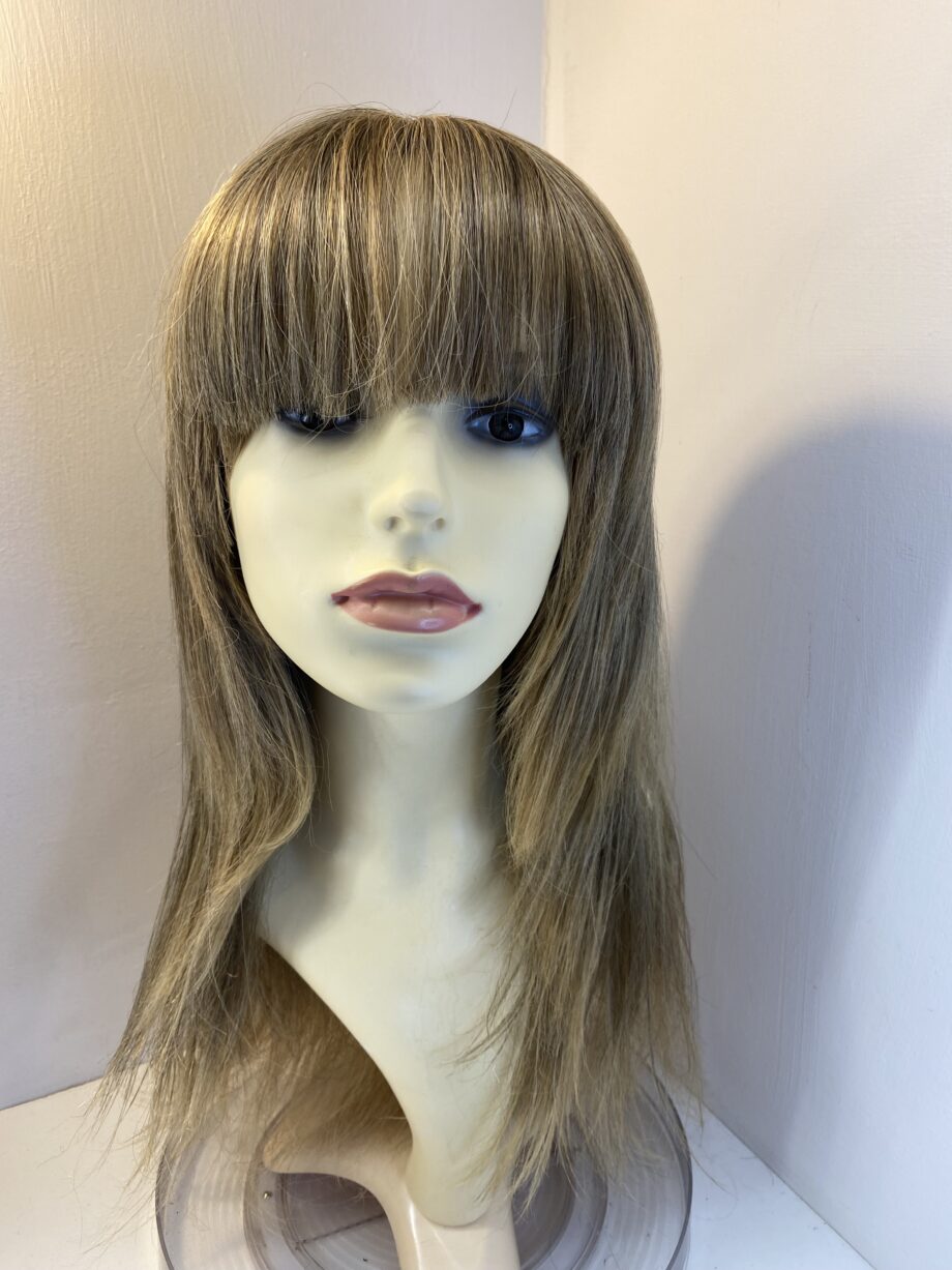 Long blonde wig. Blls158