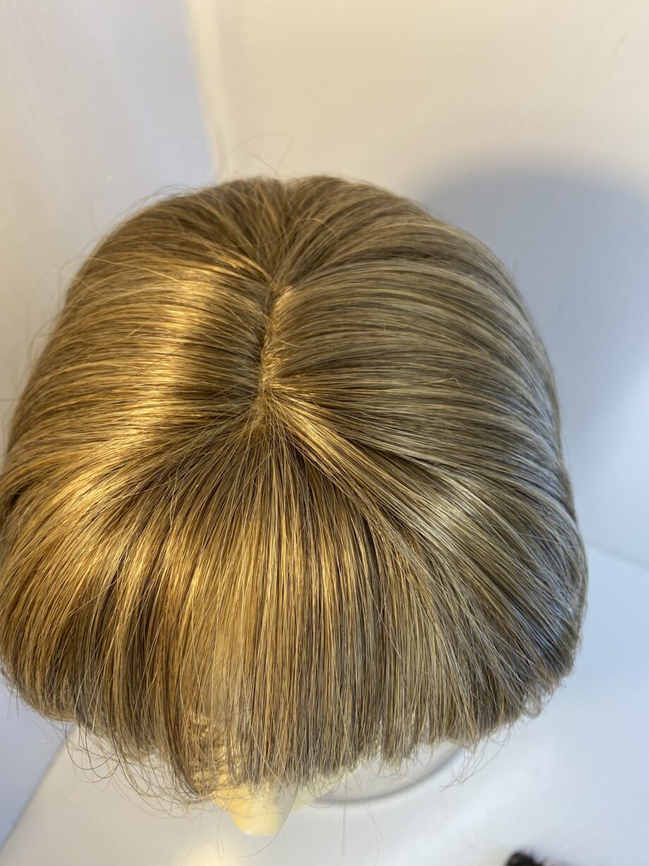 Long blonde wig. Blls158