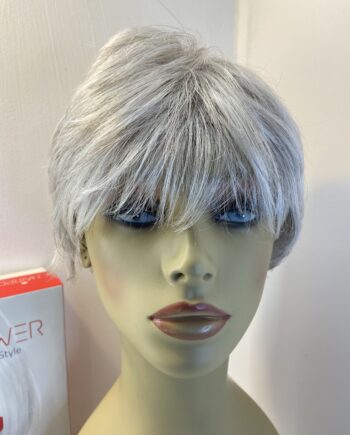 Raquel Welch silver wig. Bgss826