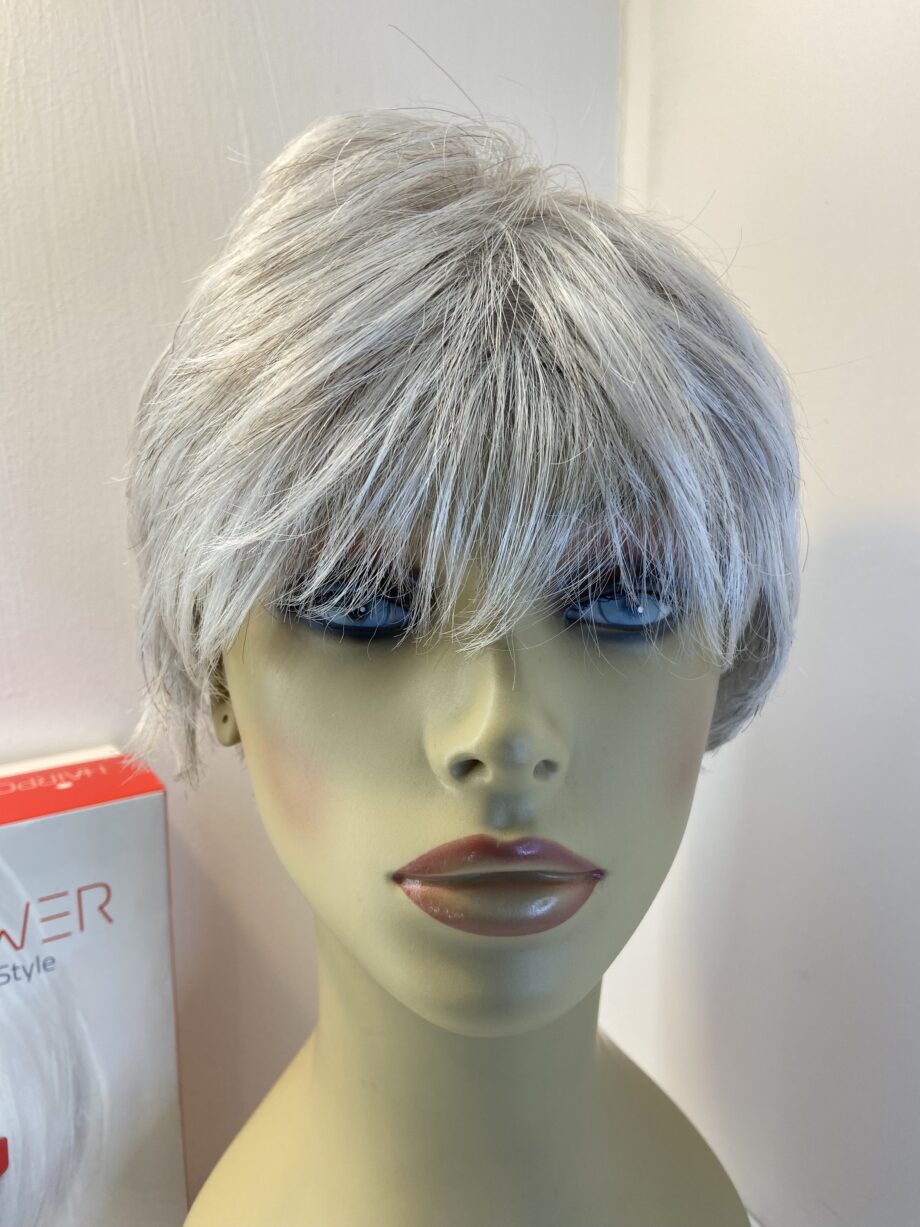 Raquel Welch silver wig. Bgss826