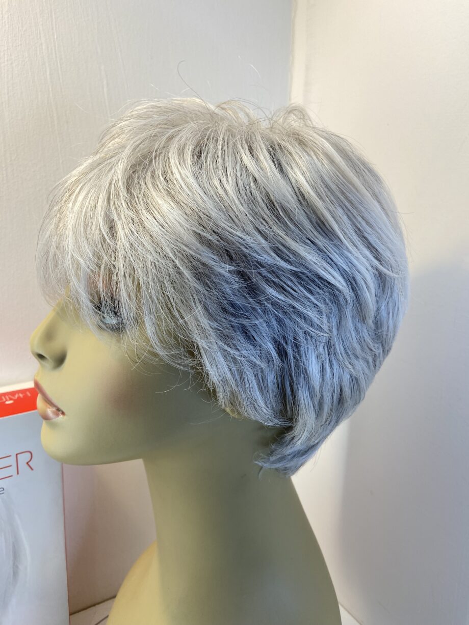 Raquel Welch silver wig. Bgss826