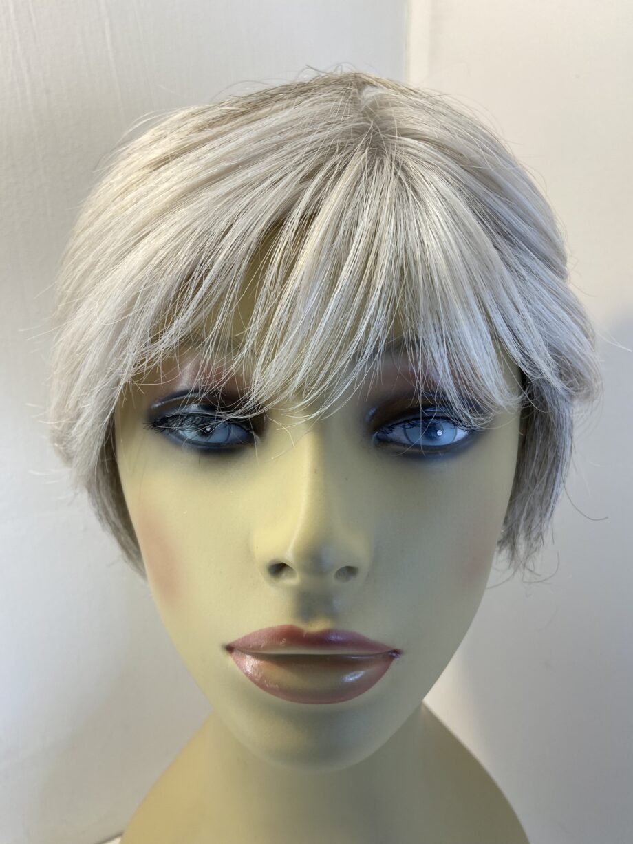 Grey super soft wig. Gss160