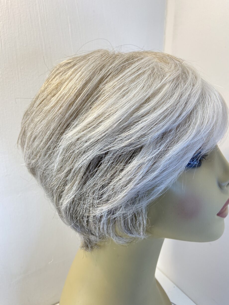 Grey super soft wig. Gss160