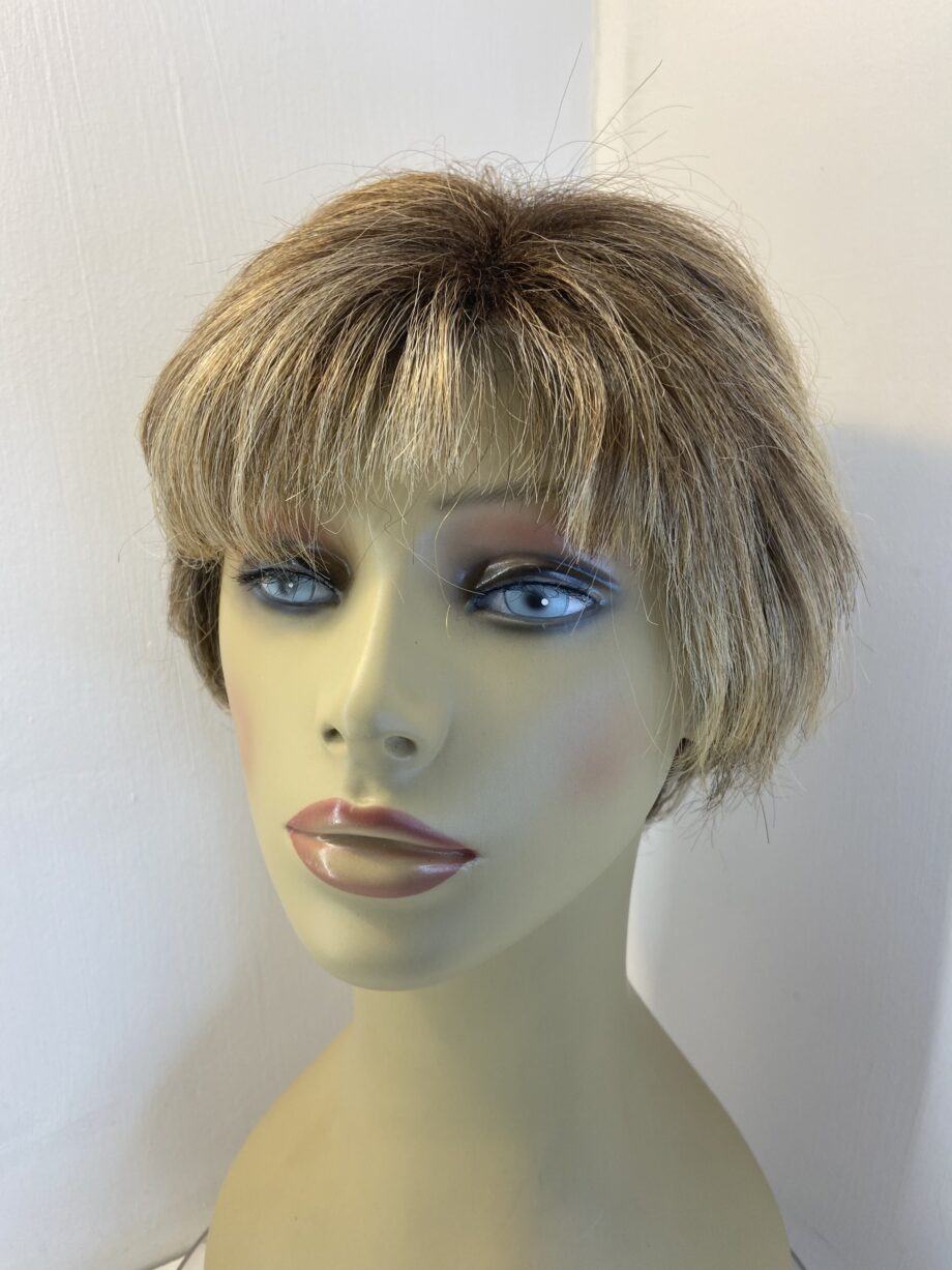 Soft rooted blonde wig. Blss710