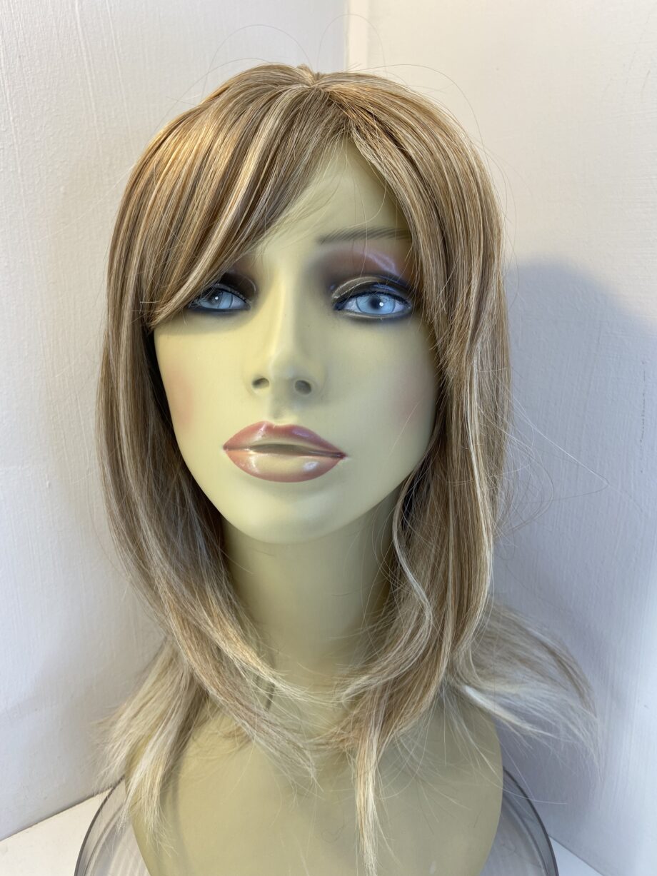 New blonde long wig. Blls324