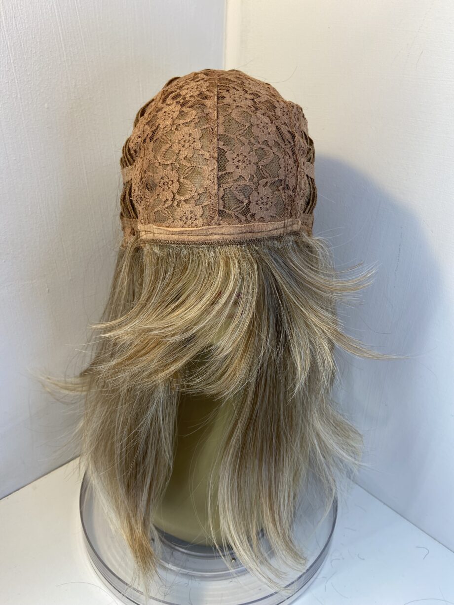 New blonde long wig. Blls324