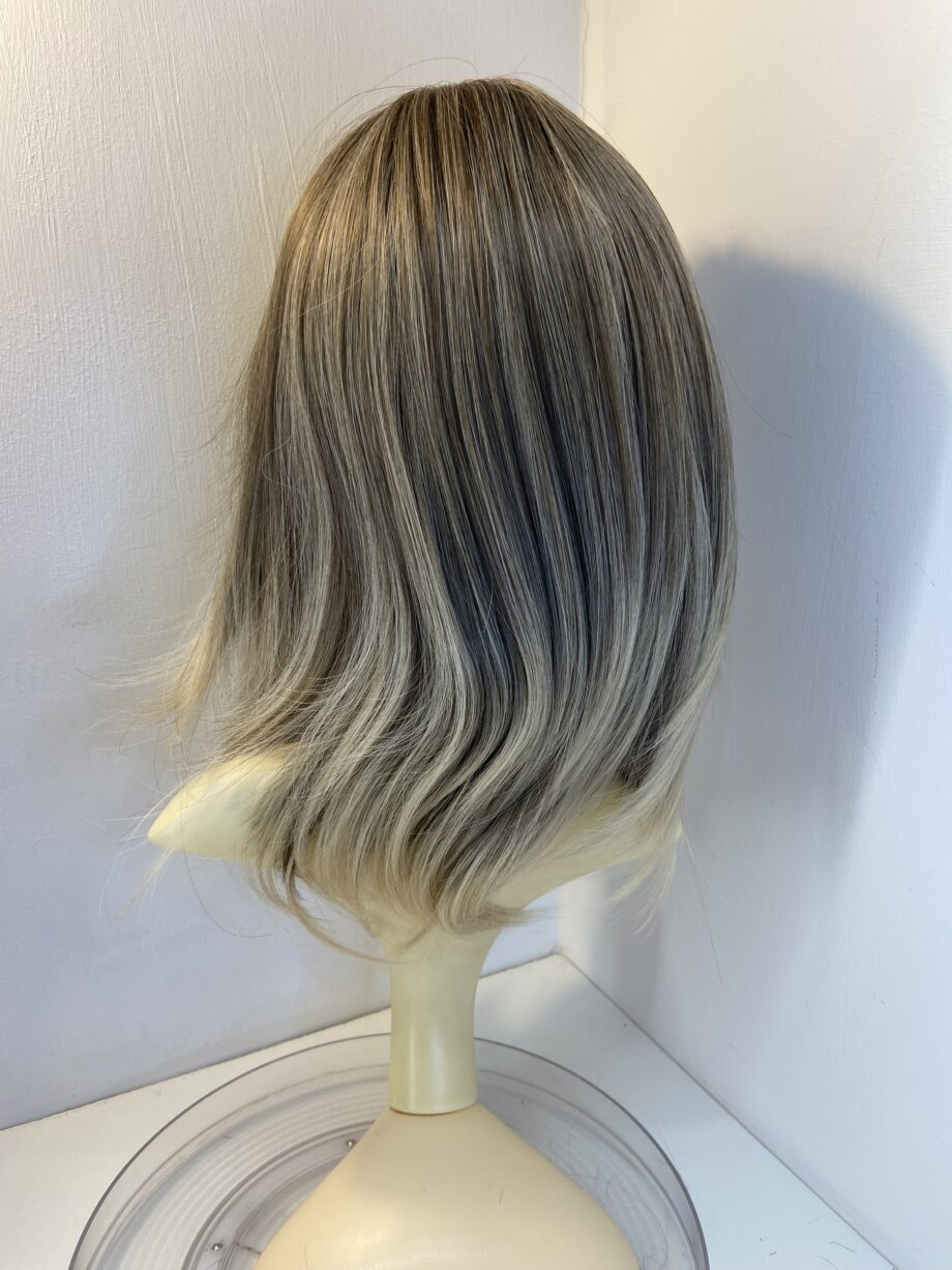 New long blonde wig. Blls325