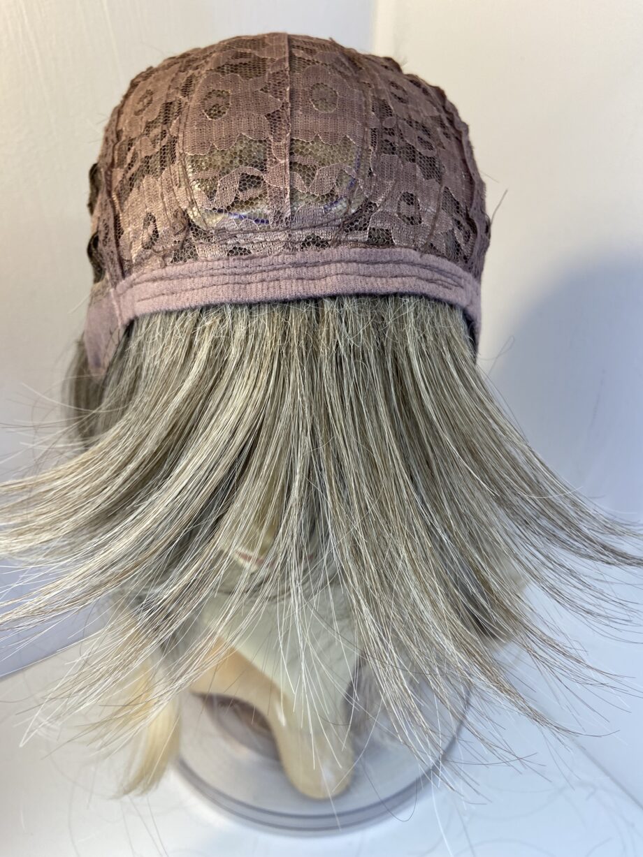 New long blonde wig. Blls325