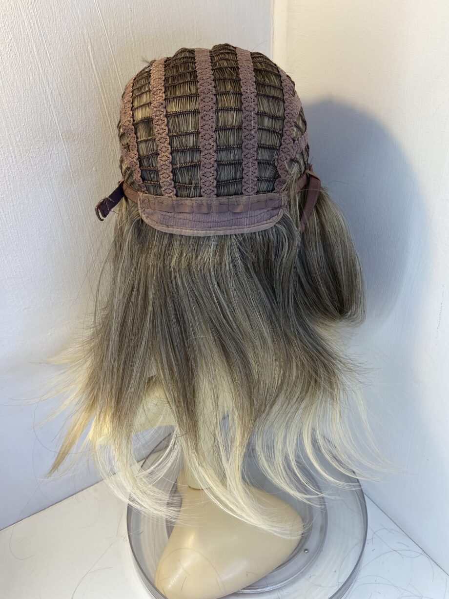 New long blonde wig. Blls325