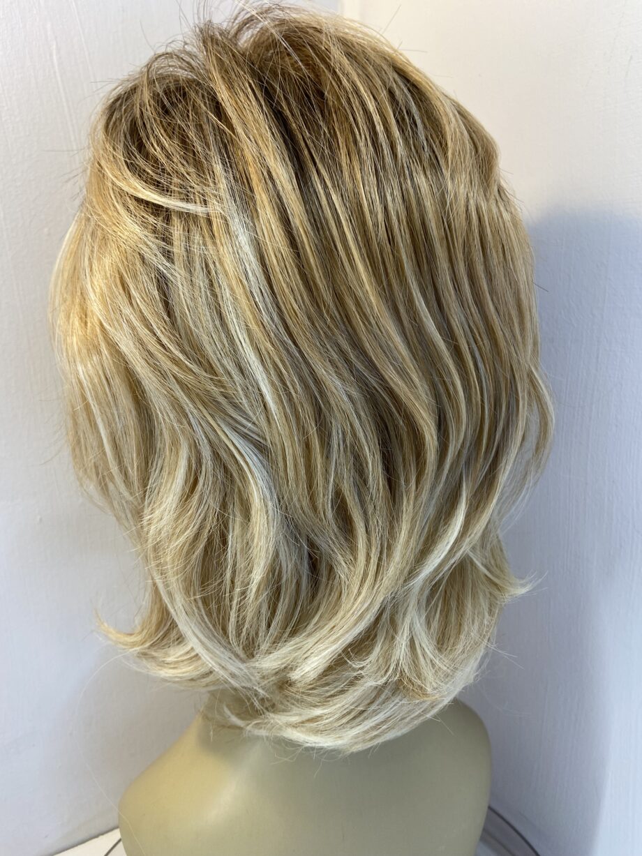 New blonde rooted wig. Blmw327