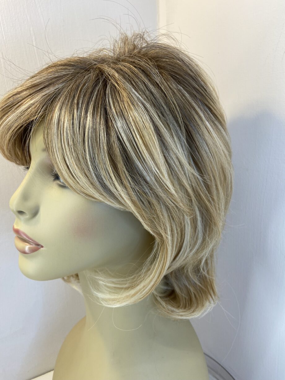 New blonde rooted wig. Blmw327