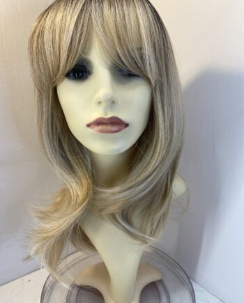 New long blonde wig. Blls328