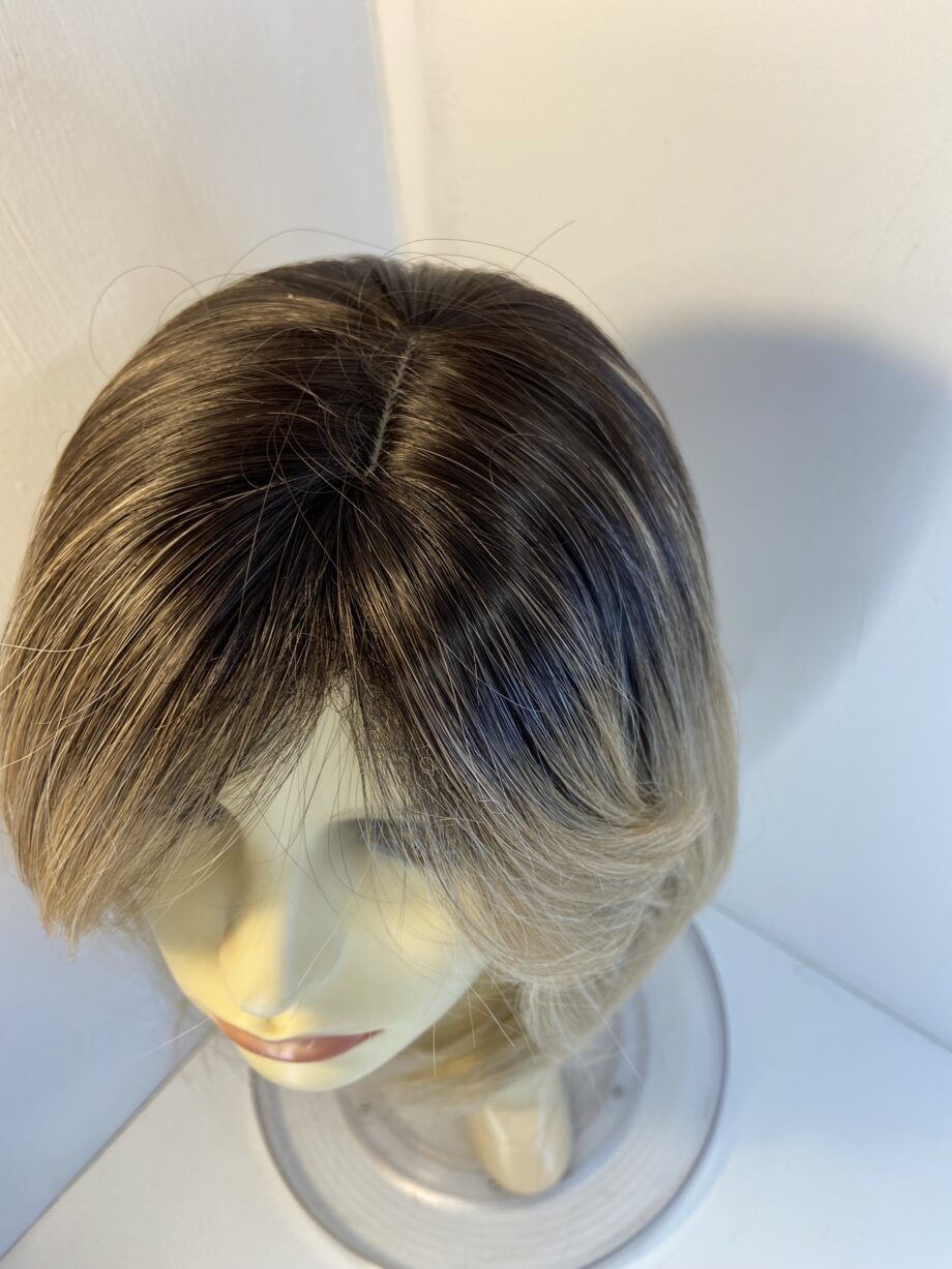 New blonde rooted long wig. Blls882