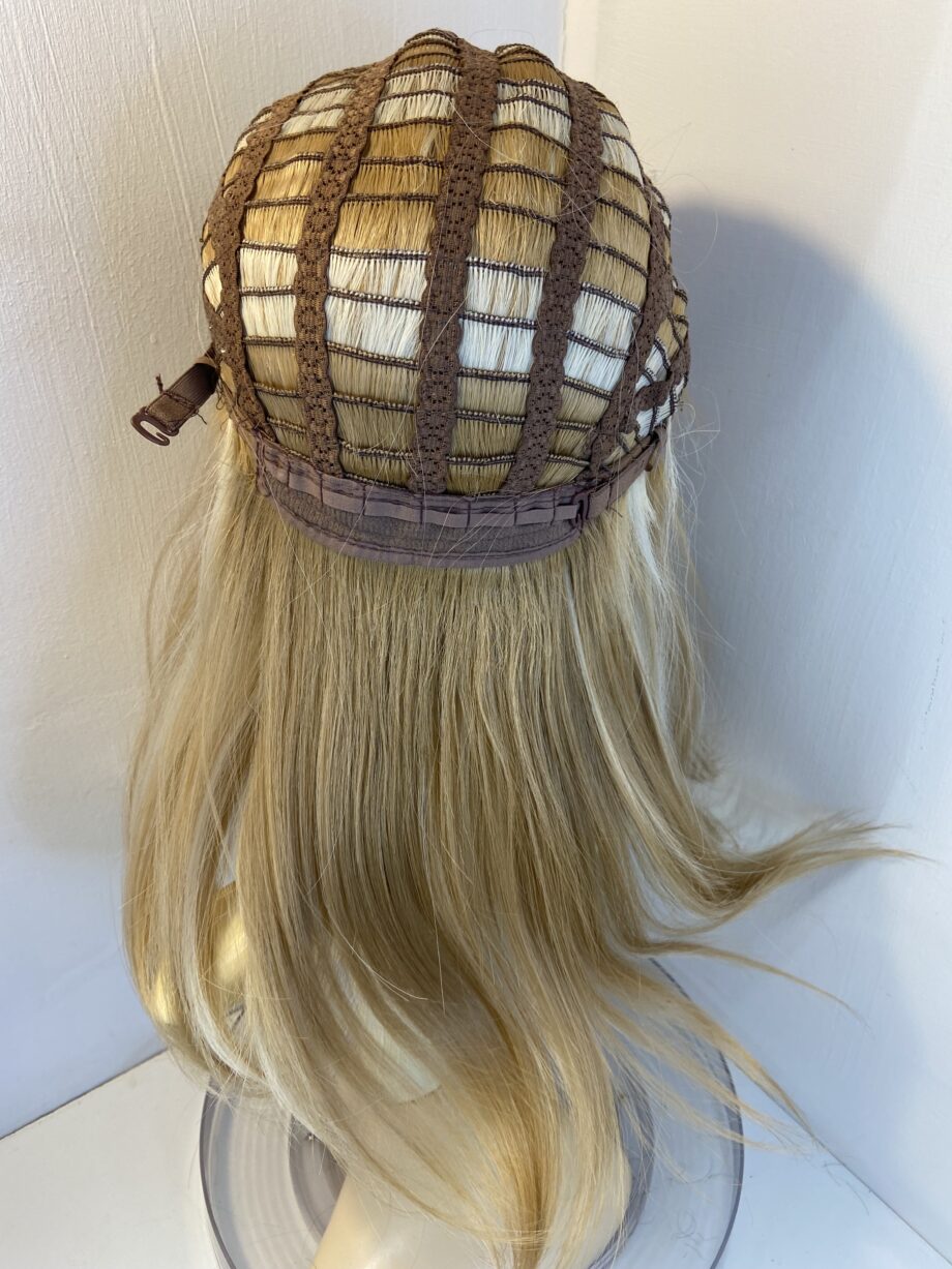 New blonde rooted long wig. Blls882