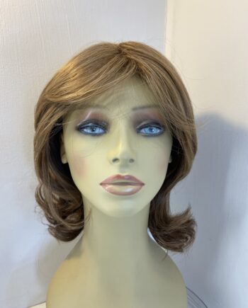 New Sandy brown wavy long wig. Brlw883