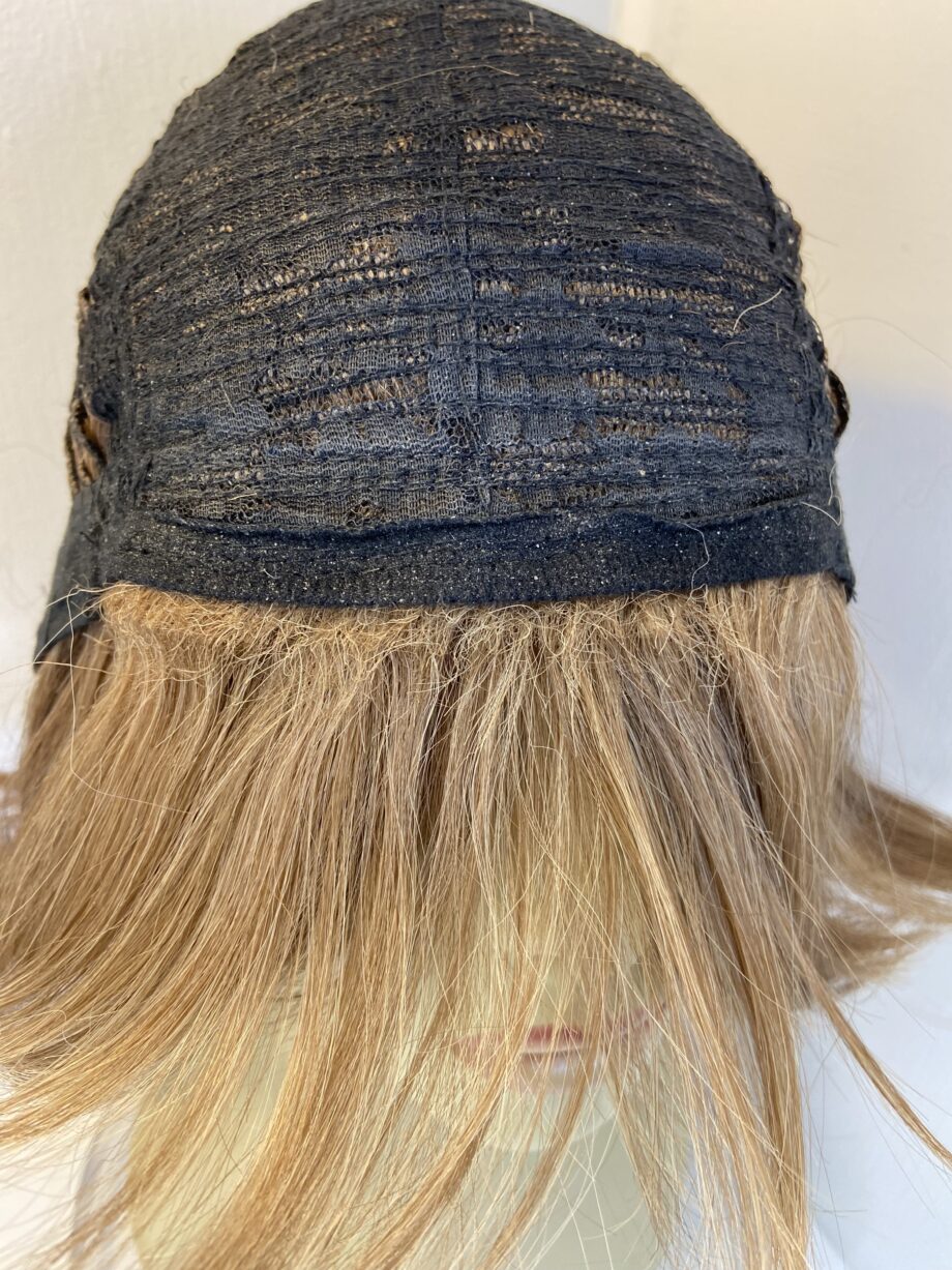 New Sandy brown wavy long wig. Brlw883