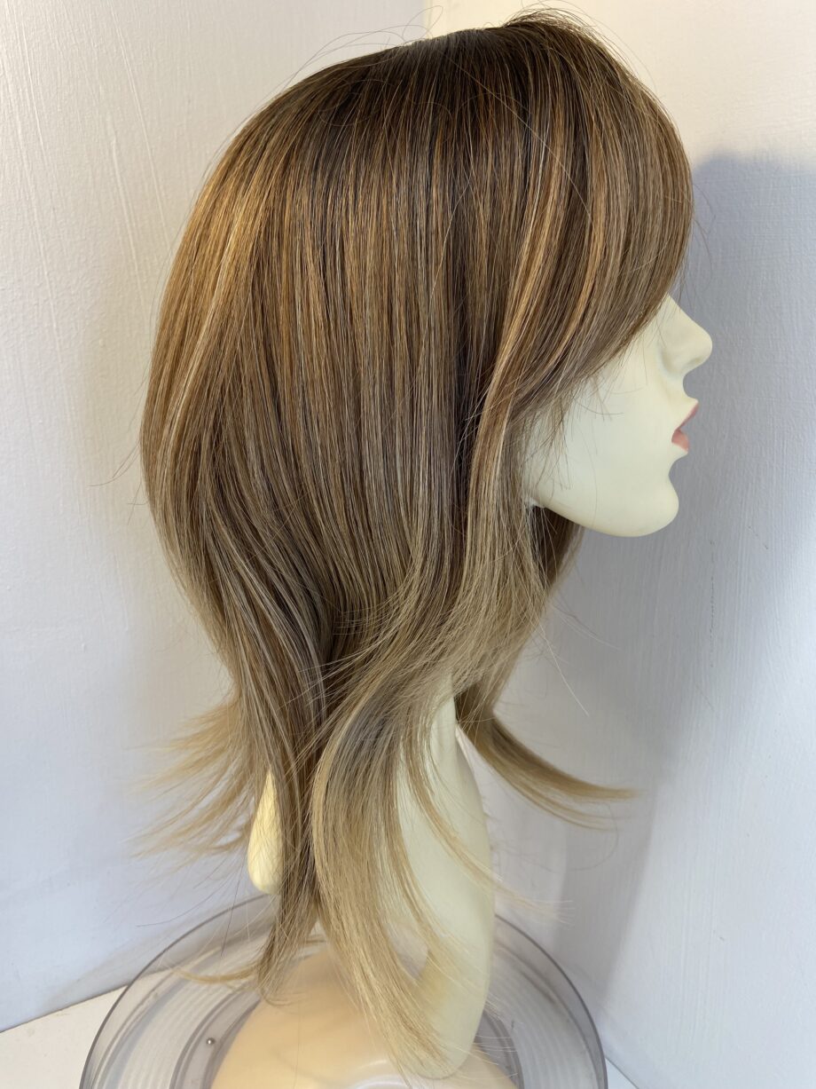 Long brown new wig. Brls884