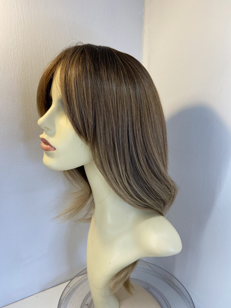 Long brown new wig. Brls884