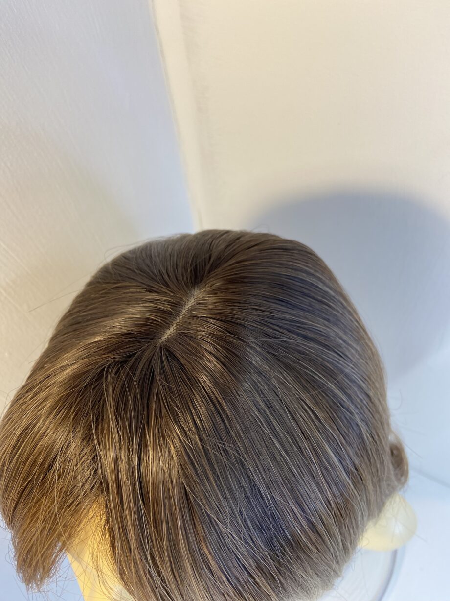 Long brown new wig. Brls884
