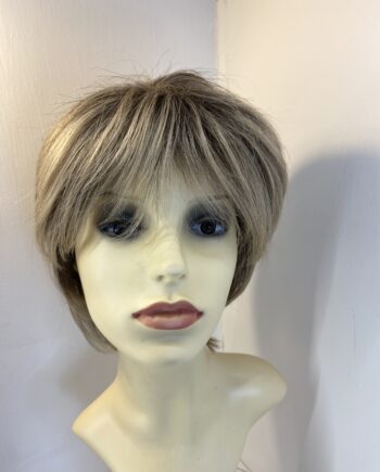 Blonde rooted short wig. Blss886