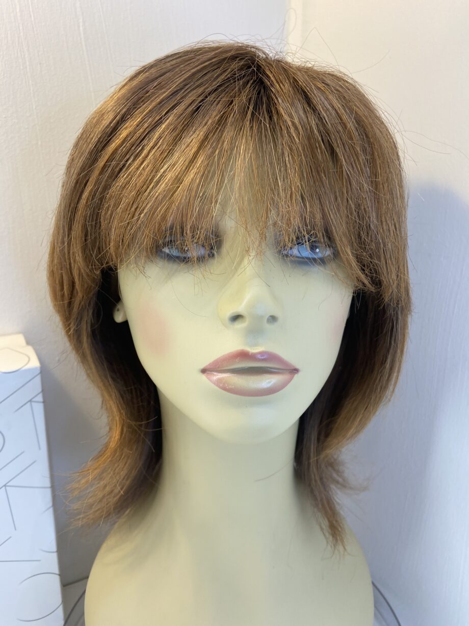 Noriko reddish brown wig. Bbrms828