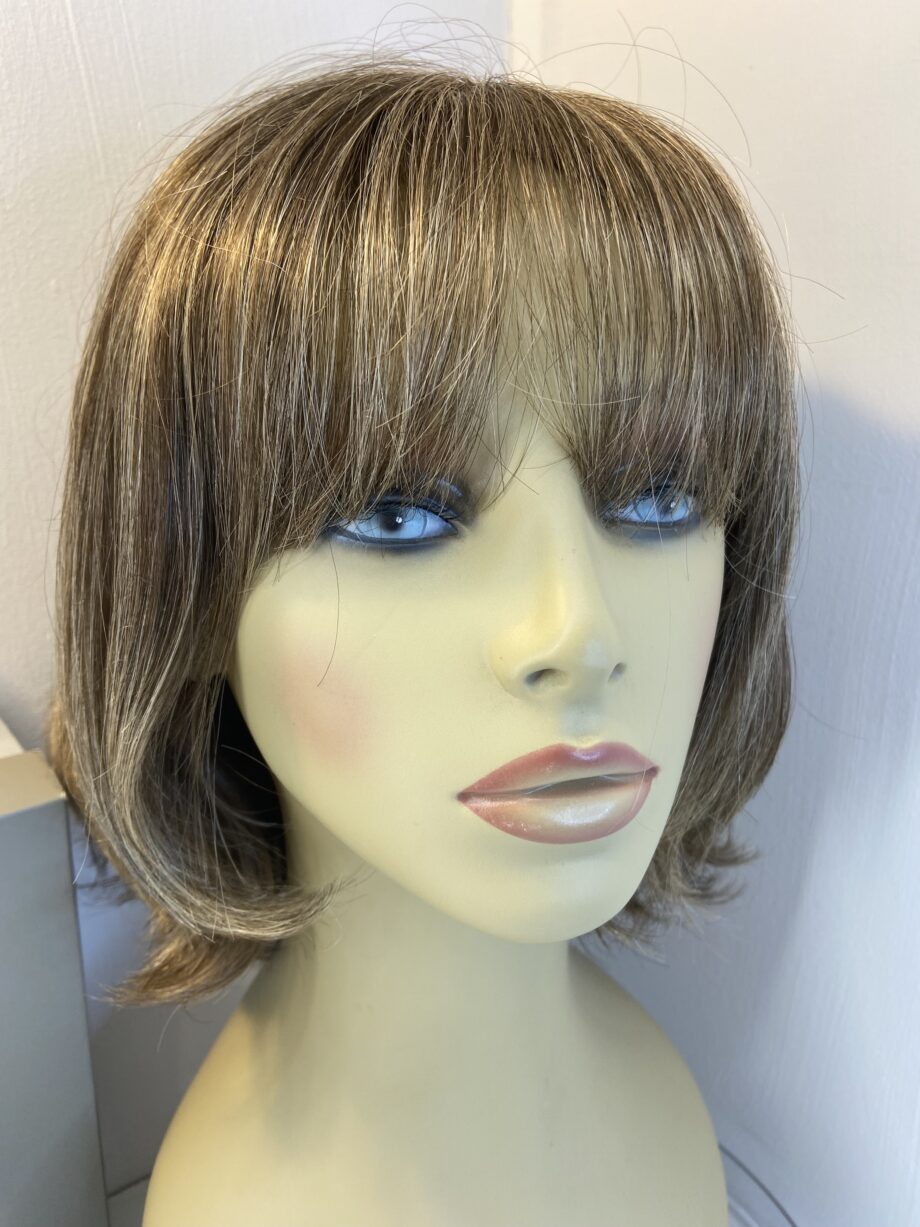 Brown mid length wig. Bbrms829