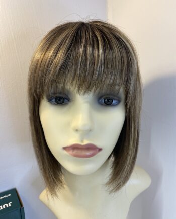 Lovely mid length brown designer wig. Bbrms830