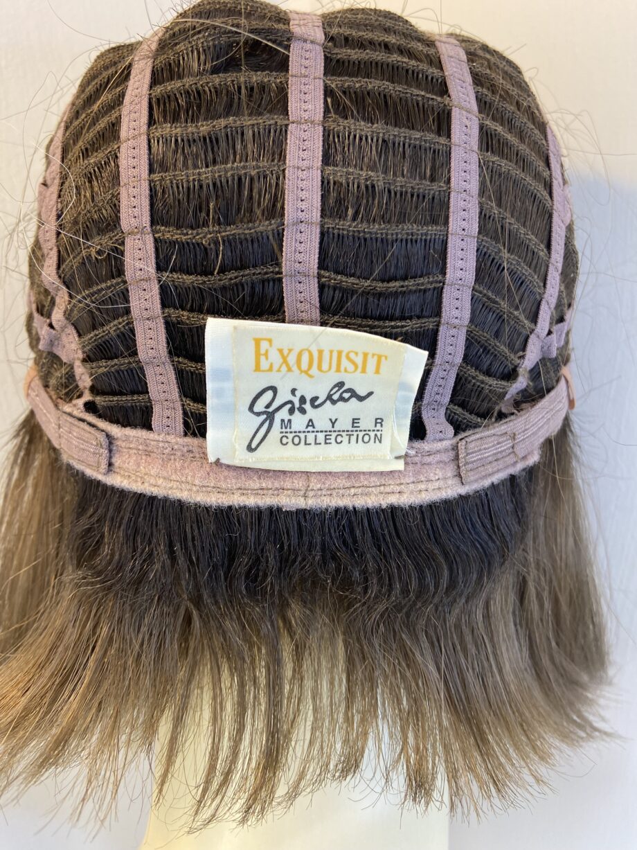 Lovely mid length brown designer wig. Bbrms830