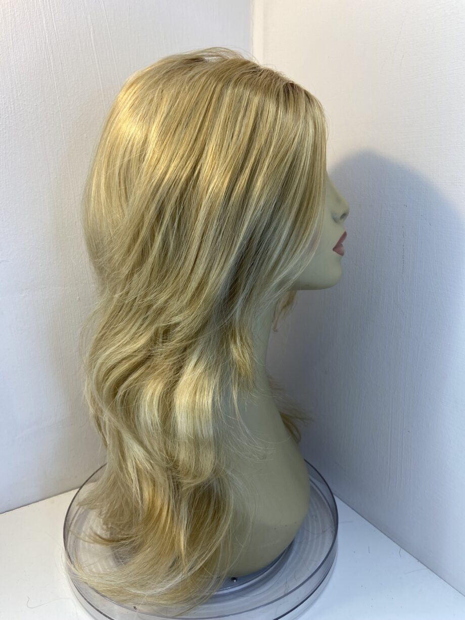 Soft silky long blonde rooted wig. Bllw711