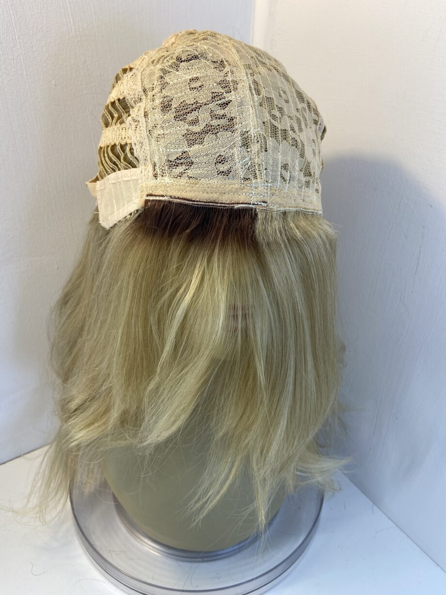 Soft silky long blonde rooted wig. Bllw711