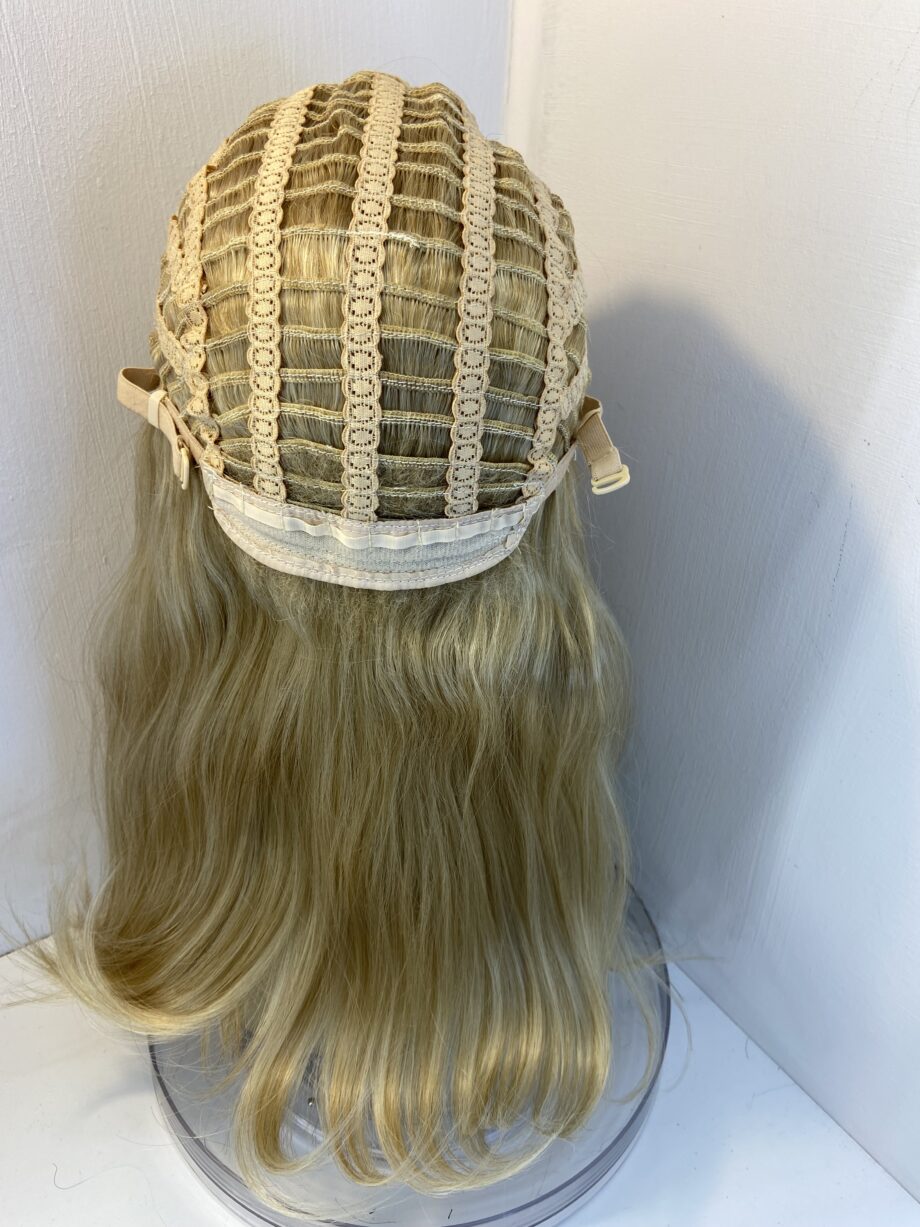 Soft silky long blonde rooted wig. Bllw711