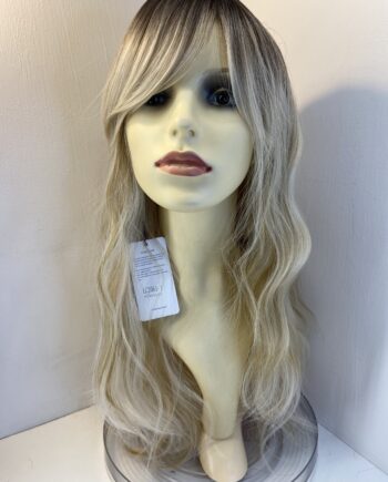 Stunning long blonde rooted wig. Bllw712