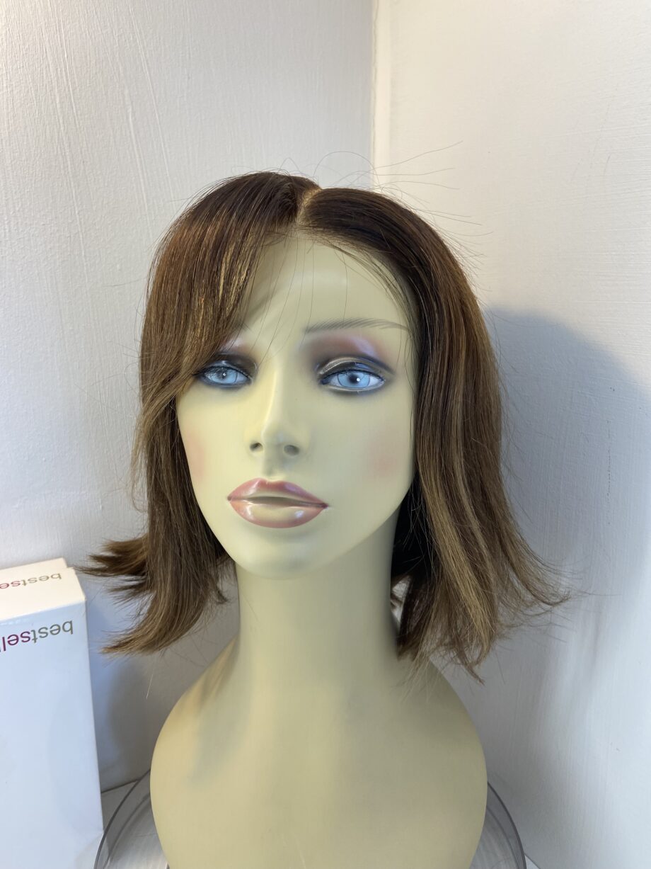 New boxed brown long wig. Bbrls832