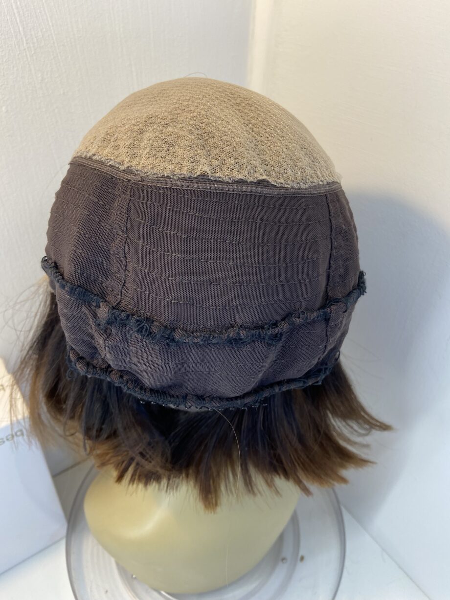 New boxed brown long wig. Bbrls832
