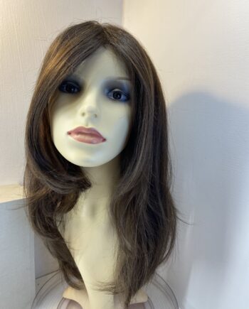 Long brown boxed wig. Bbrls833