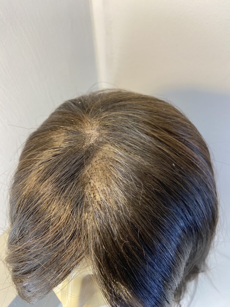Long brown boxed wig. Bbrls833