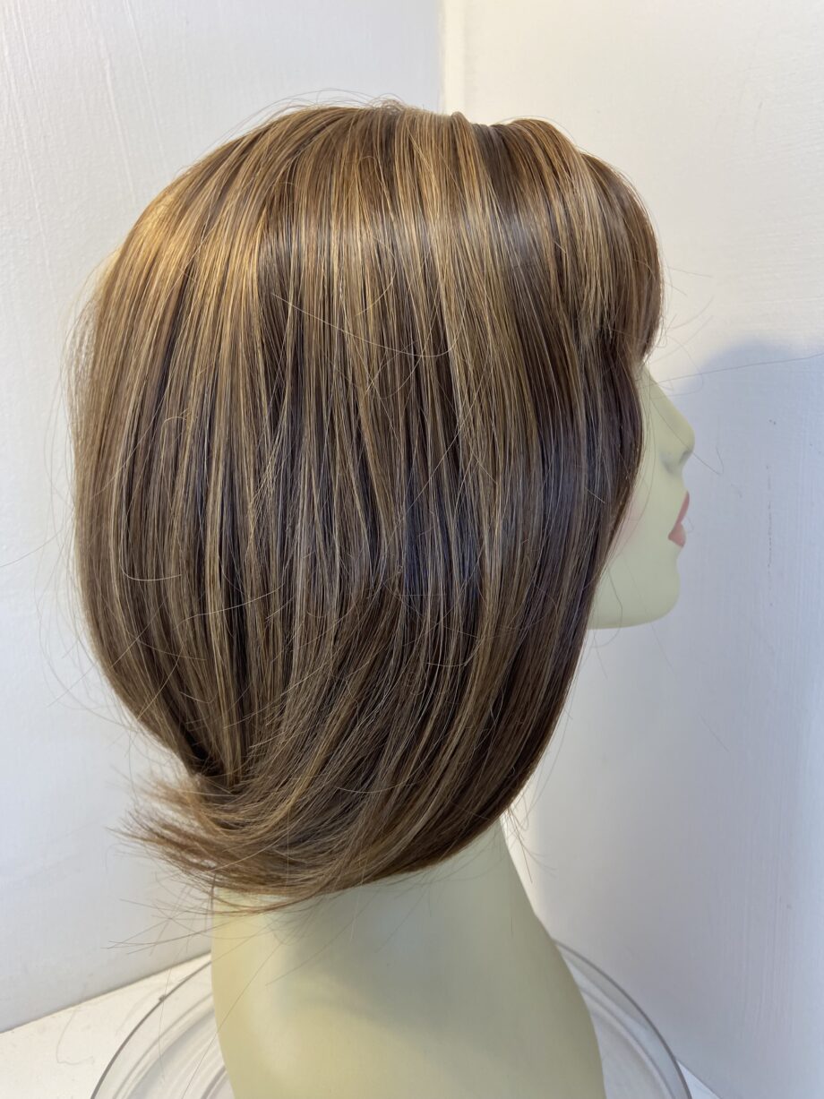 New brown shiny wig. Brms162