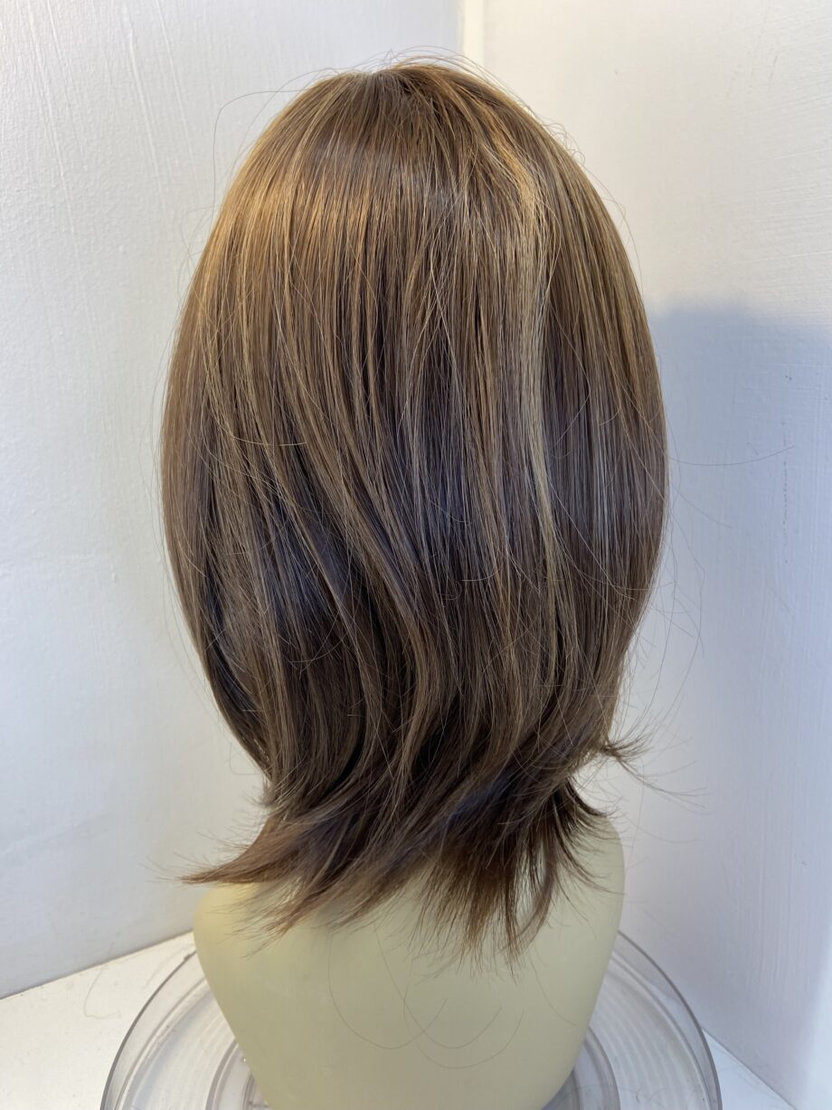 New brown shiny wig. Brms162