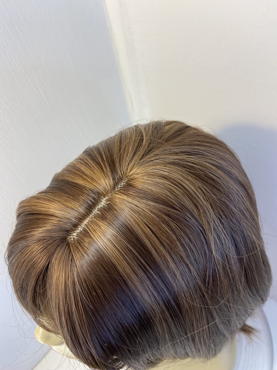 New brown shiny wig. Brms162