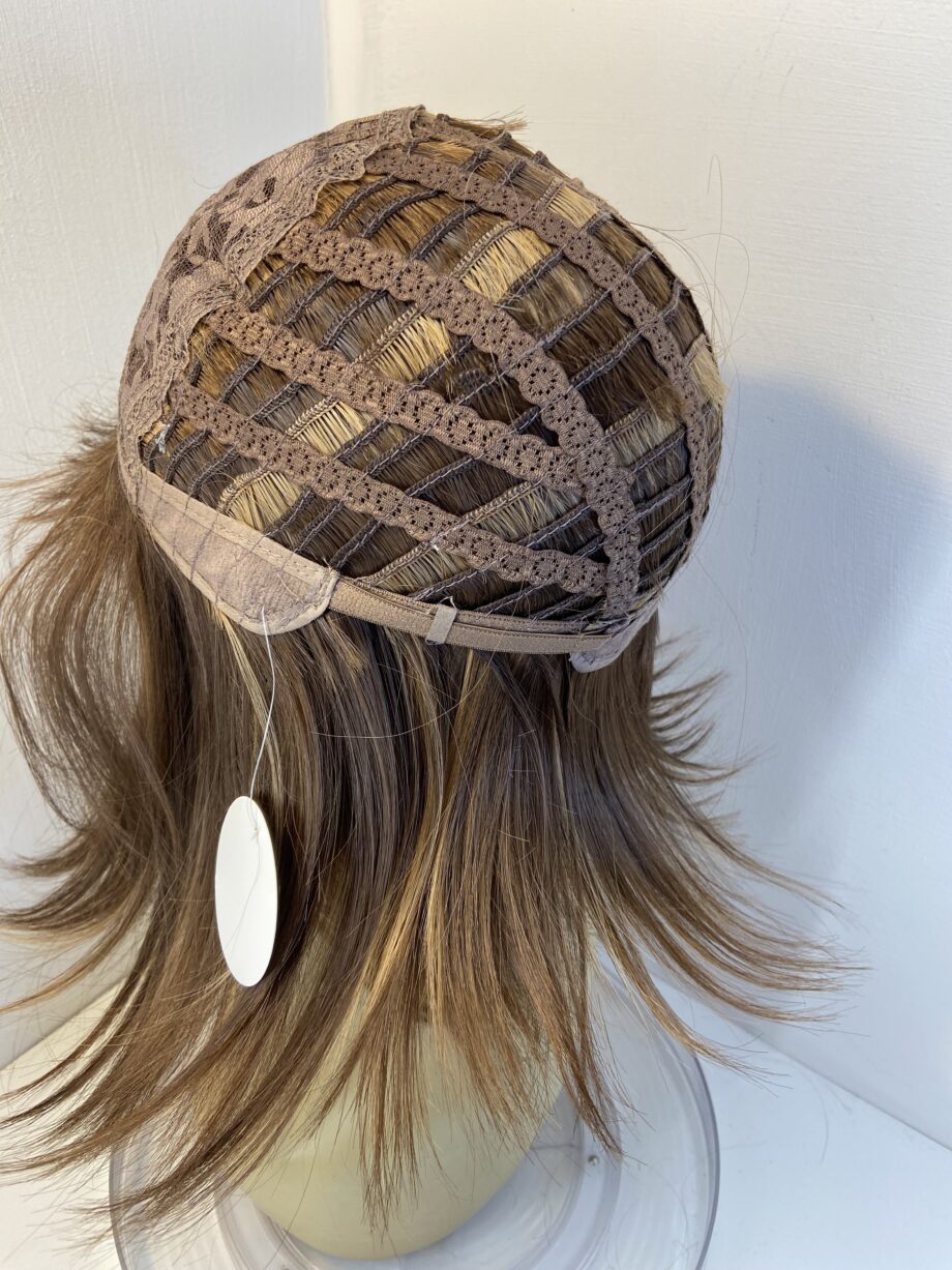 New brown shiny wig. Brms162