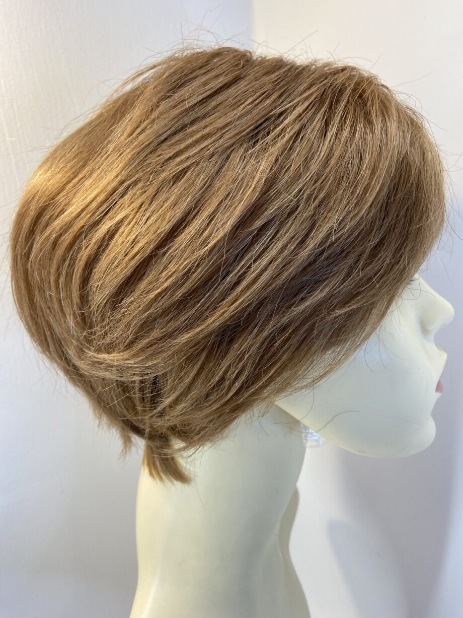 New reddish brown wig. Brss165