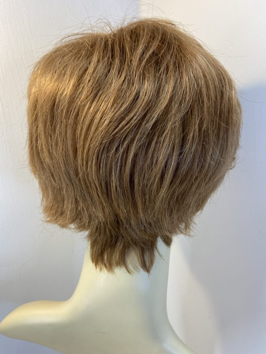New reddish brown wig. Brss165